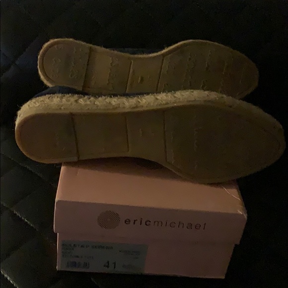 Shoes - Picture 4 of 4